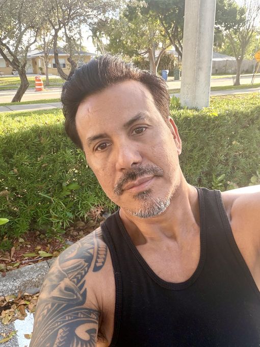 Carlos — massage therapist in Wilton Manors, FL