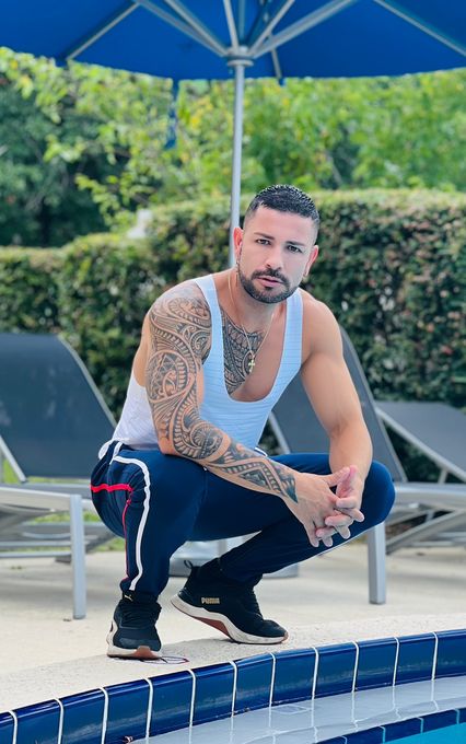 Jhon — massage therapist in Oakland Park, FL