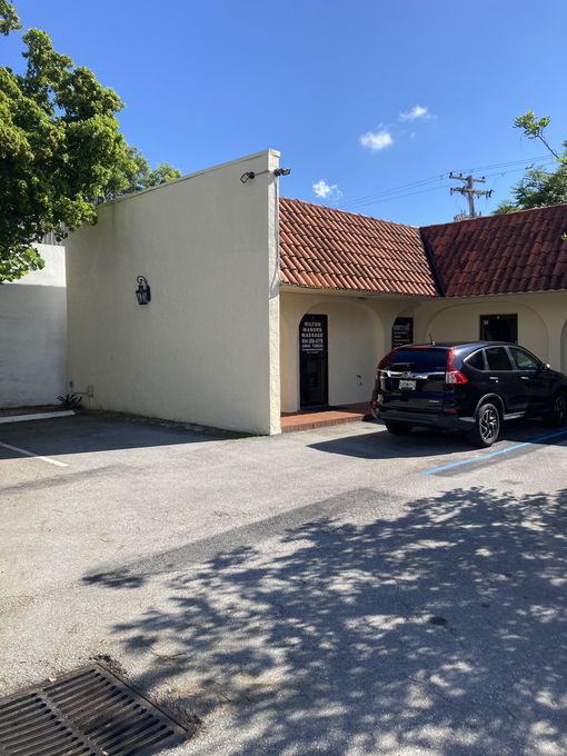 Chris — massage therapist in Fort Lauderdale, FL