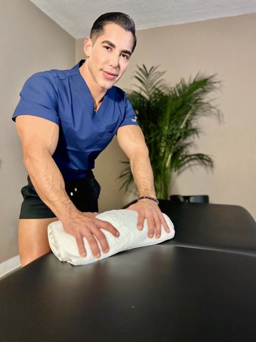 Orlando — massage therapist in Palm Springs, CA