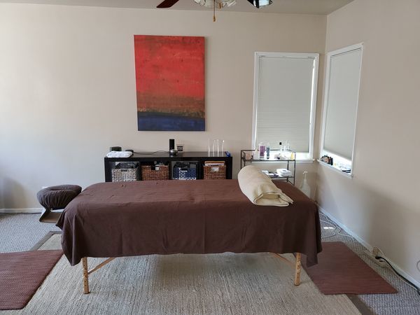El — massage therapist in Long Beach, CA