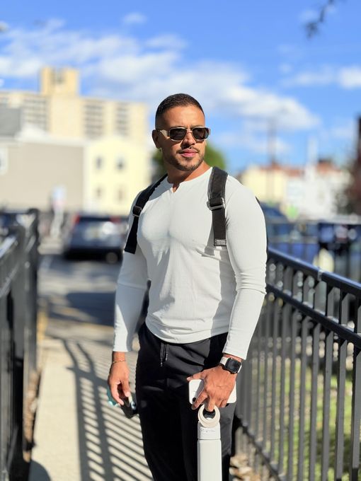 Andres — massage therapist in West New York, NJ