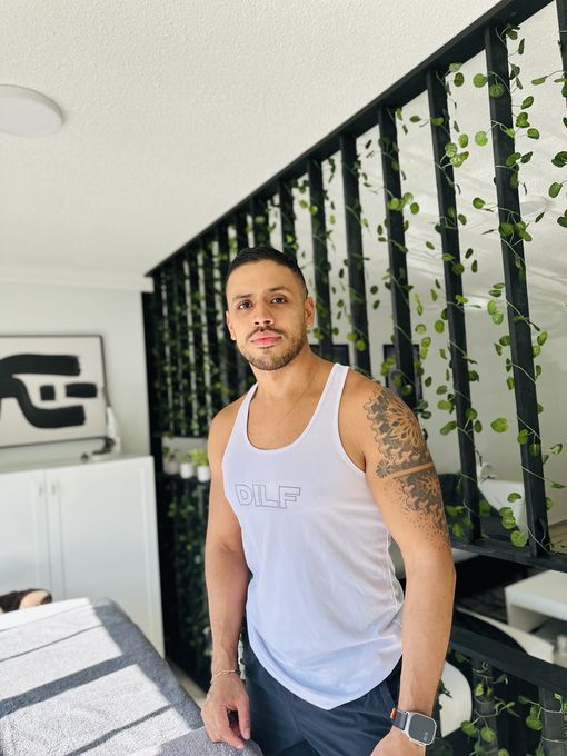 Andres — massage therapist in West New York, NJ