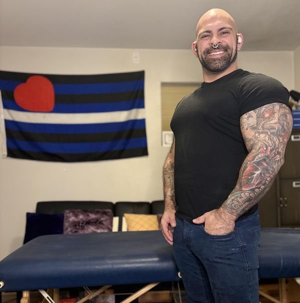 Br — massage therapist in Chicago, IL