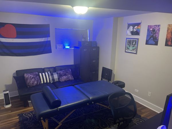 Br — massage therapist in Chicago, IL