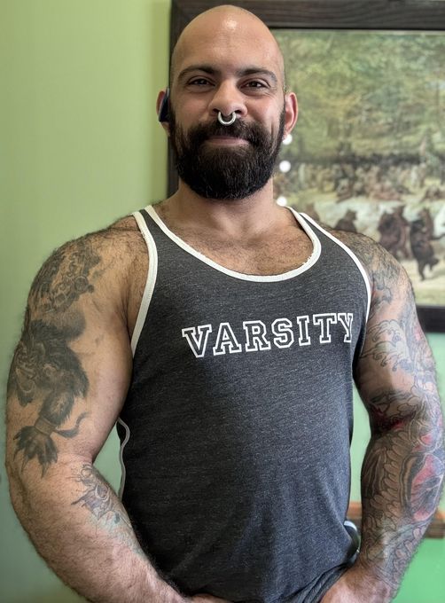Br — massage therapist in Chicago, IL