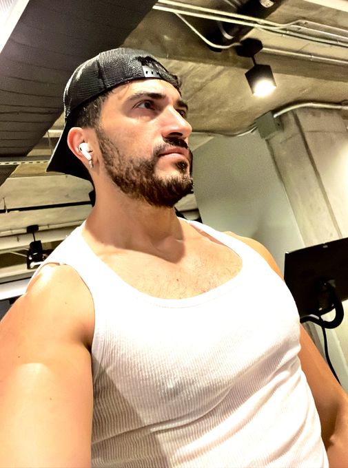 Cristian — massage therapist in Miami, FL