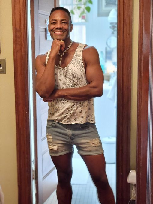 Dee — massage therapist in Dallas, TX