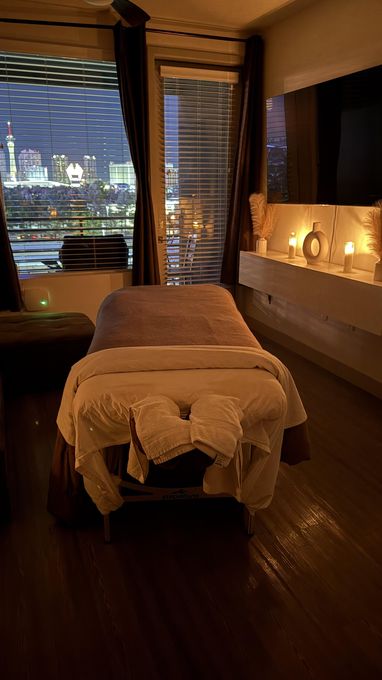 Jr — massage therapist in Paradise, NV