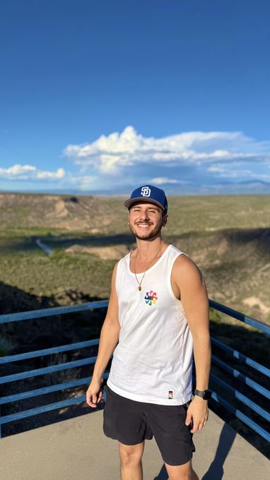 Jr — massage therapist in Paradise, NV