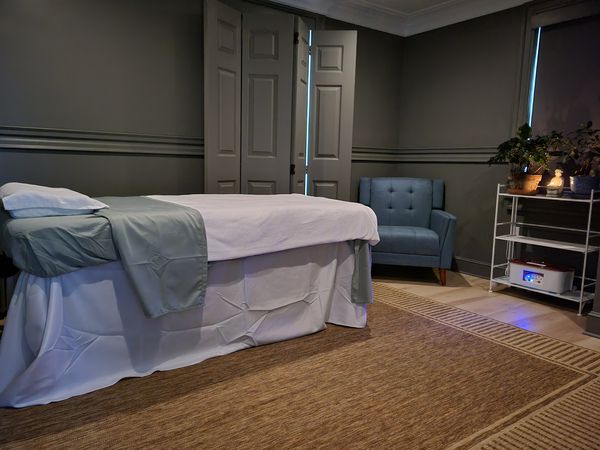 Van — massage therapist in Morris, CT