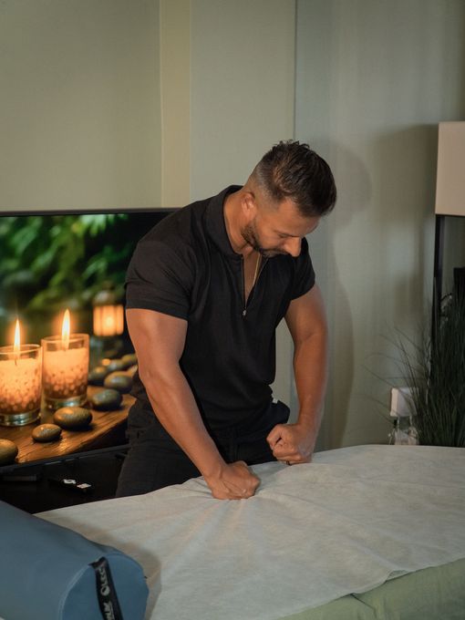 Juan — massage therapist in Oakland Park, FL