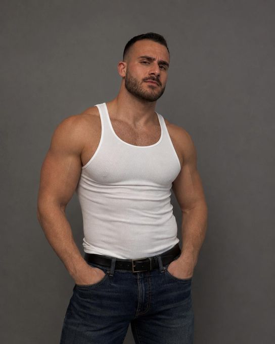 Julian — massage therapist in Chicago, IL