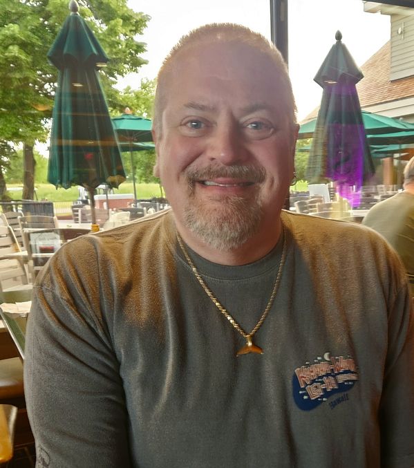 Lee — massage therapist in Streamwood, IL