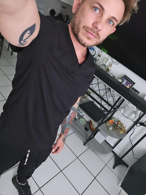 Alex — massage therapist in Town 'N' Country, FL