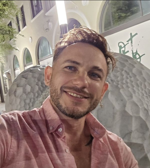 Alex — massage therapist in Town 'N' Country, FL