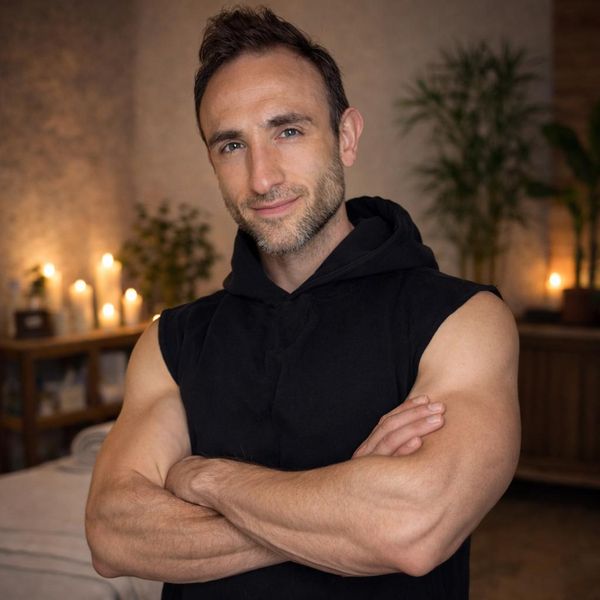 Ricardo — massage therapist in Beverly Hills, CA