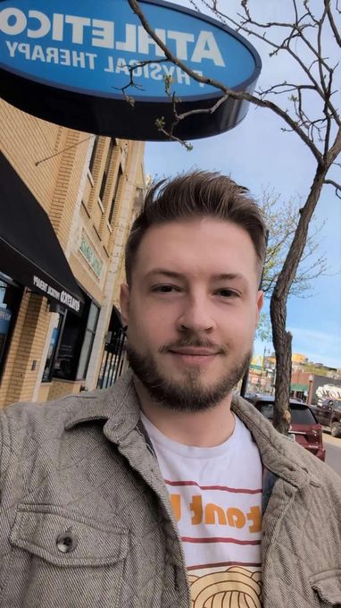 Travis — massage therapist in Chicago, IL