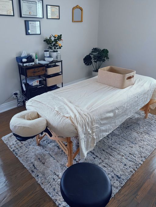 Travis — massage therapist in Chicago, IL