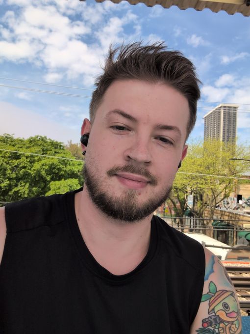 Travis — massage therapist in Chicago, IL