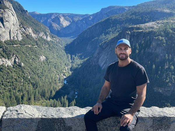 Max — massage therapist in Dallas, TX