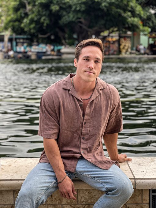Alex — massage therapist in Los Angeles, CA