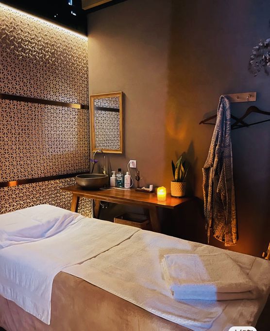Ethan — massage therapist in Paradise, NV
