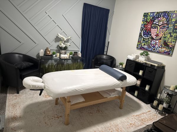 Ellis — massage therapist in Dallas, TX
