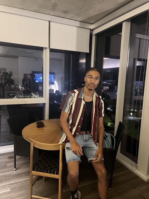 Isaiah — massage therapist in St. Louis, MO