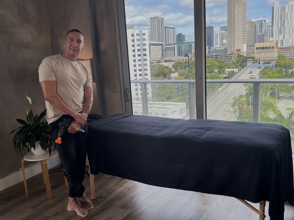 Fernando — massage therapist in Miami, FL