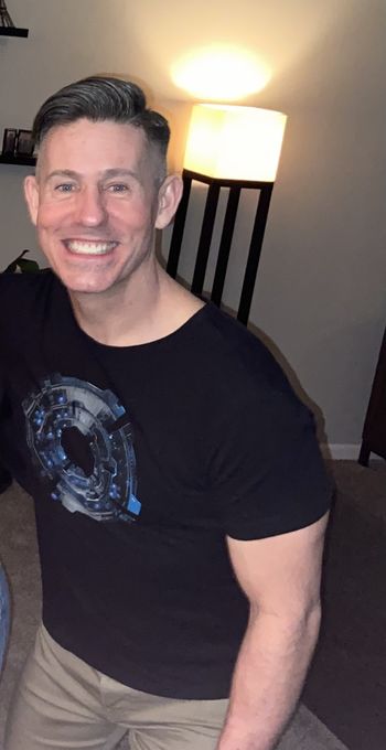 Chris — massage therapist in Chicago, IL