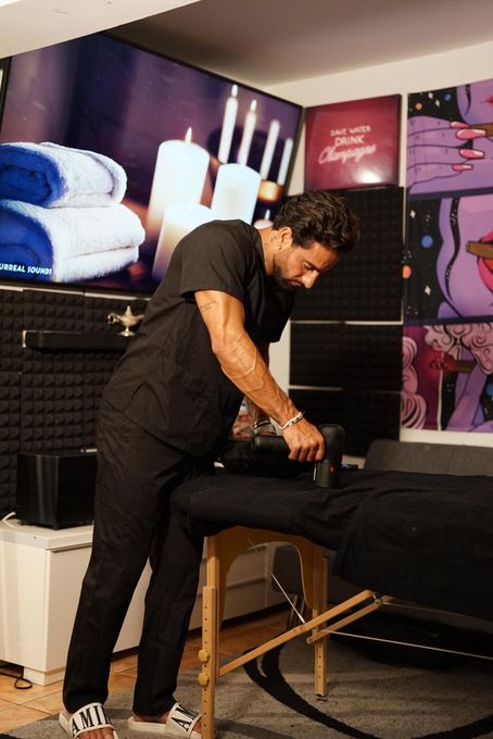 Curtis — massage therapist in Miami Beach, FL