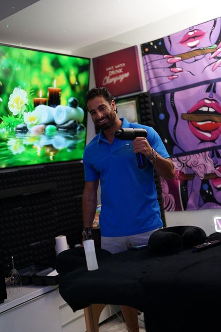 Curtis — massage therapist in Miami Beach, FL
