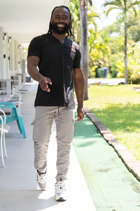 Emmanuel — massage therapist in Los Angeles, CA