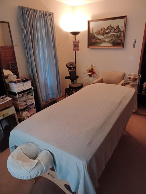 Royal — massage therapist in Streamwood, IL