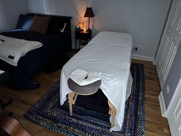 Cesar — massage therapist in Chicago, IL
