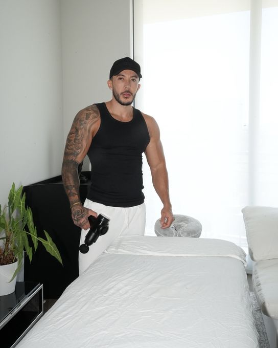 Felipe — massage therapist in Miami, FL