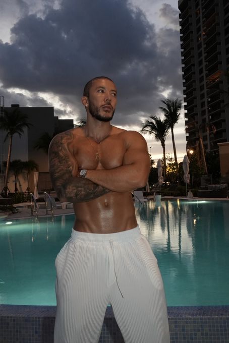 Felipe — massage therapist in Miami, FL