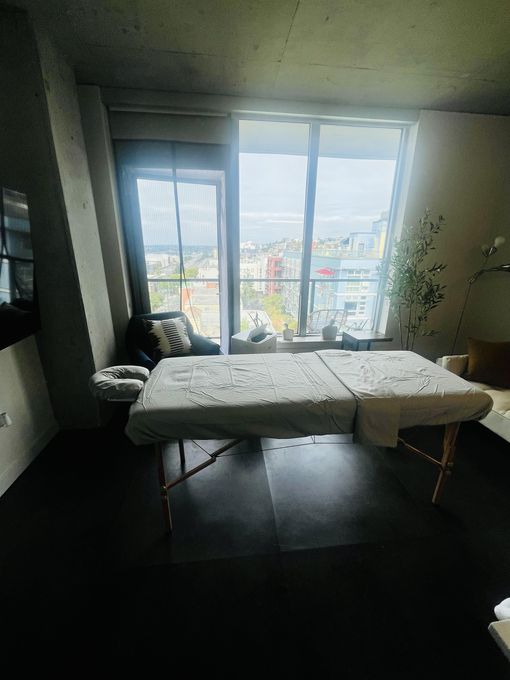 Morris — massage therapist in Seattle, WA