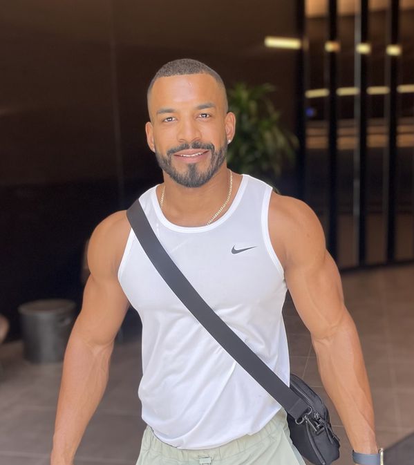 Jay — massage therapist in Miami, FL