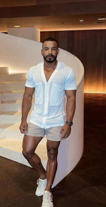 Jay — massage therapist in Miami, FL