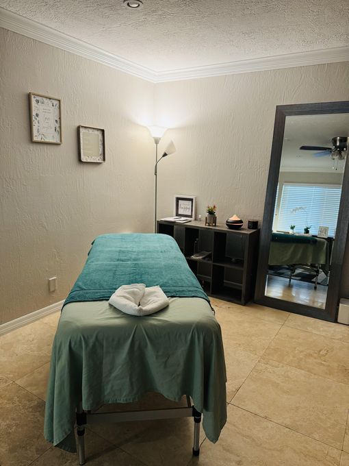 Hugo — massage therapist in Fort Lauderdale, FL
