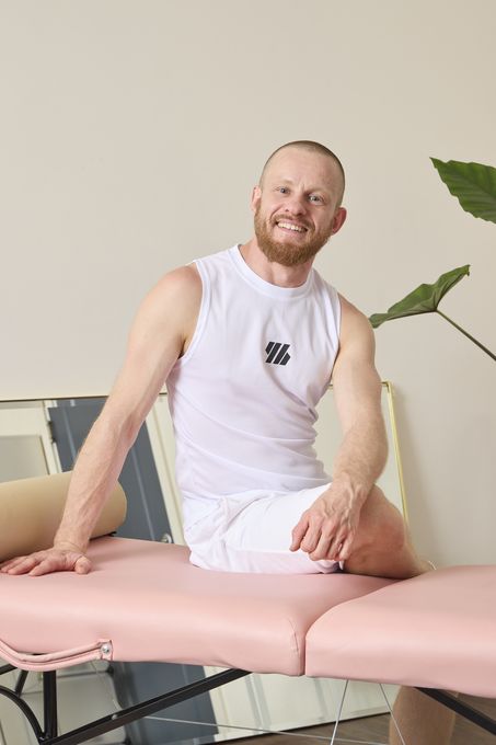 Denis — massage therapist in Los Angeles, CA