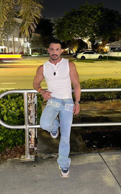 Alex — massage therapist in Lauderdale Lakes, FL