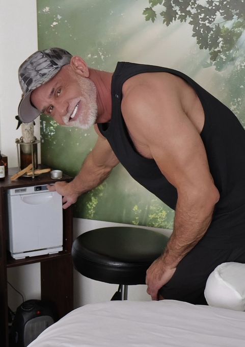 David — massage therapist in Los Angeles, CA