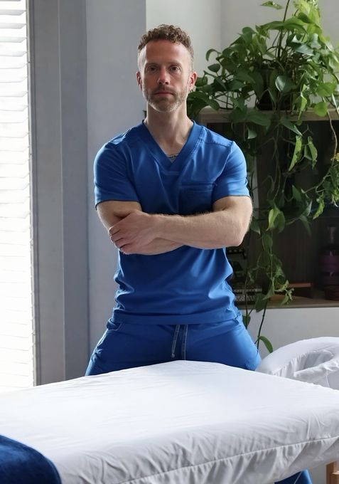 Derrick — massage therapist in Dallas, TX