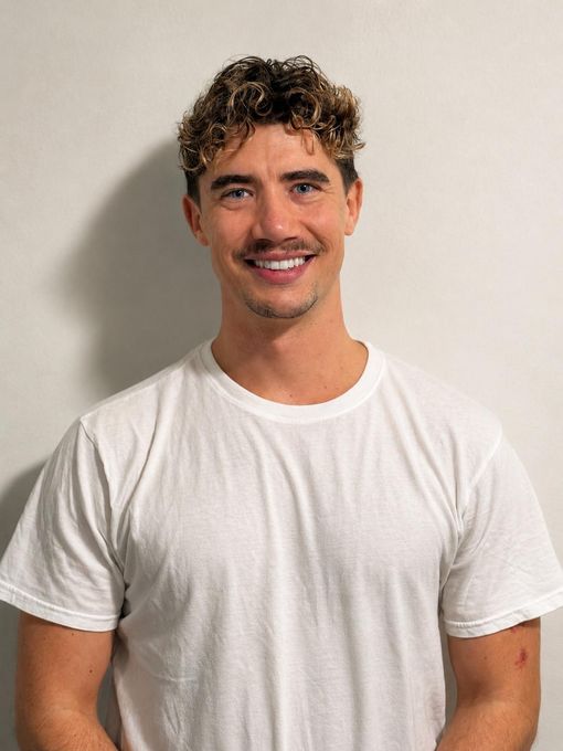 Gustavo — massage therapist in West Hollywood, CA