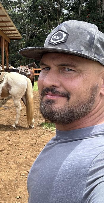 Alex — massage therapist in Hawaiian Paradise Park, HI