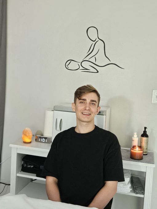Sam — massage therapist in Northbrook, IL