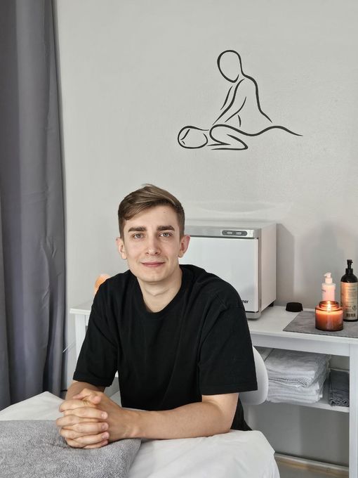 Sam — massage therapist in Northbrook, IL